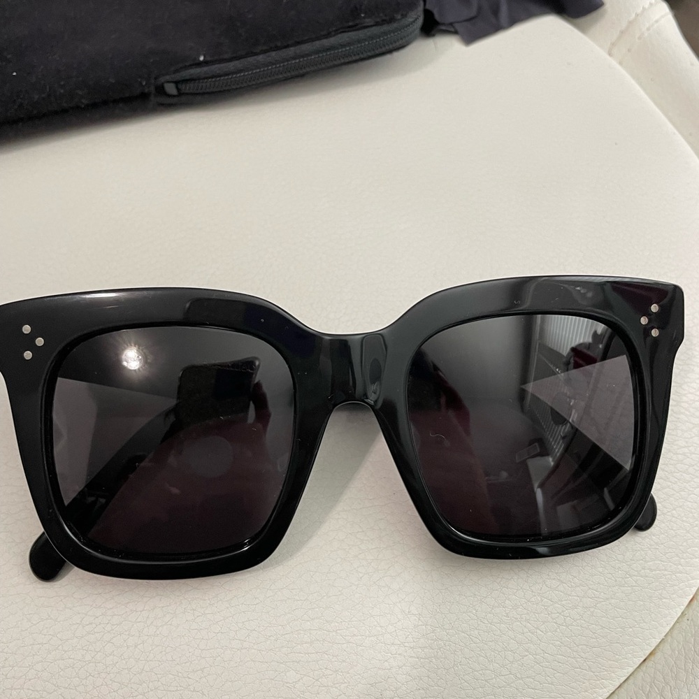 Celine Tilda sunglasses with case style CL 41076S like new